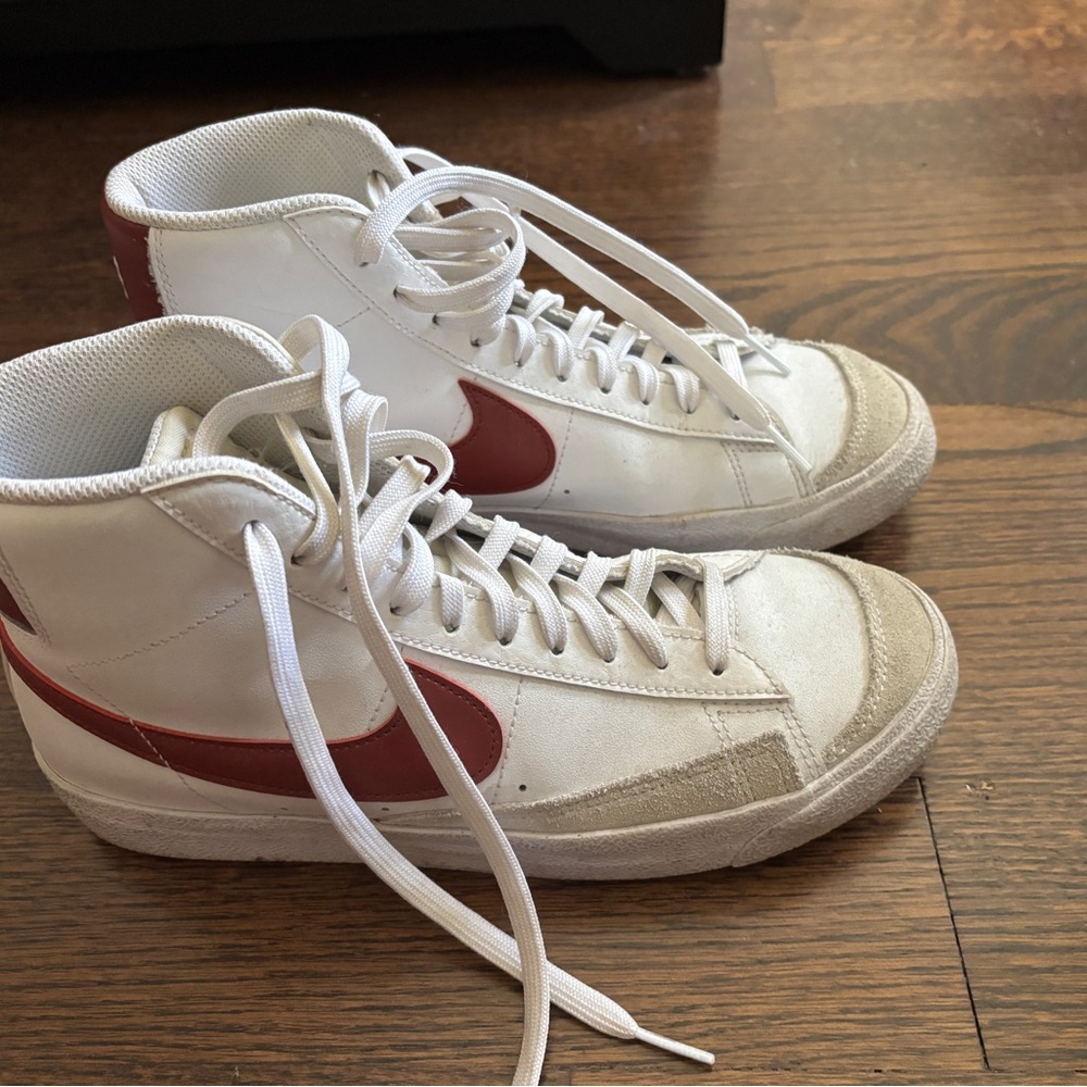 Nike Blazers Athletic mid height high tops size 7 kid, 8/8.5 women. Like NEW